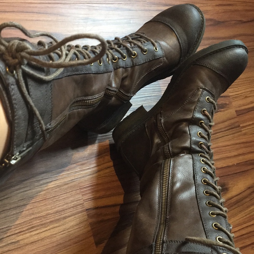 🔴SOLD🔴White Mountain Zipper Boots